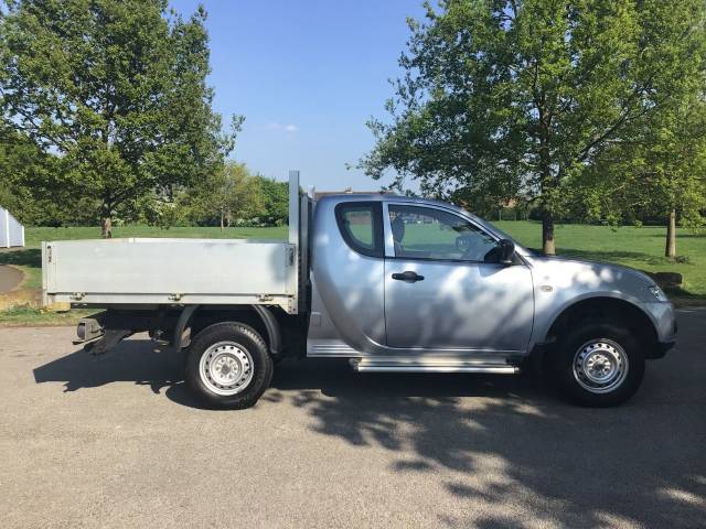 Mitsubishi L200 2.5 Club Cab DI-D 4Life 4WD 134Bhp [2010] Dropside Diesel Silver