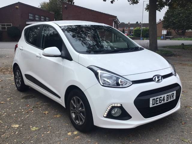 Hyundai i10 1.2 Premium 5dr Auto Hatchback Petrol Polar White