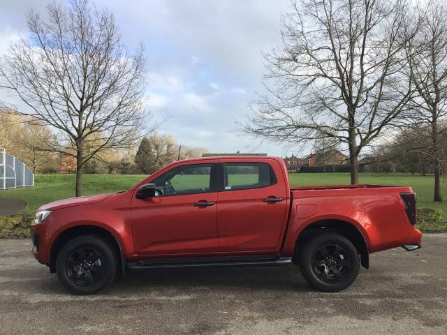 2025 Isuzu D-max 1.9 V-Cross Double Cab 4x4 Auto